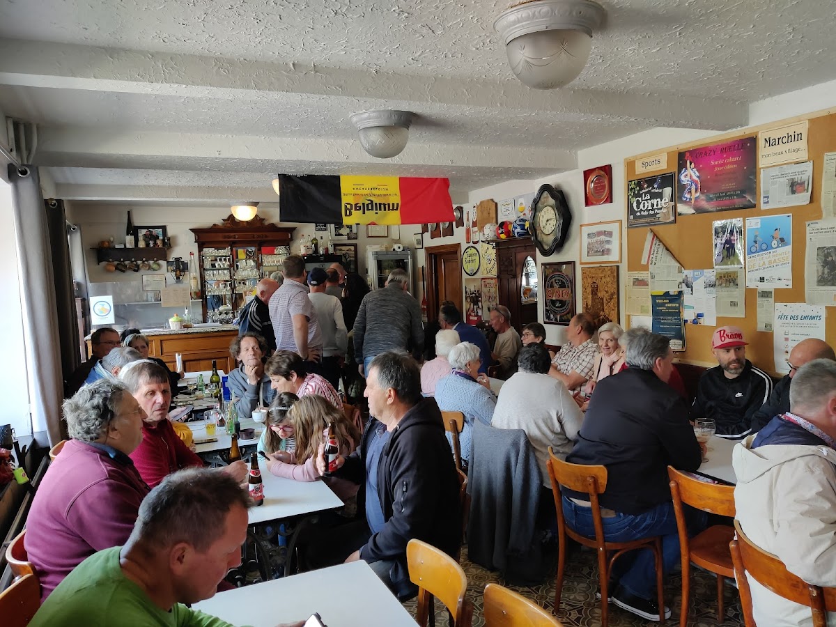 Café De La Place Dit 'chez Ruelle'-6